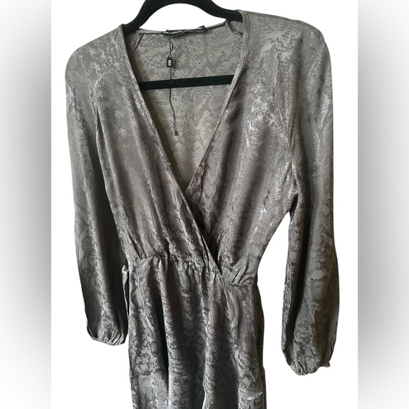 Karen Millen Charcoal Patterned Dress size 4 - Picture 4 of 8